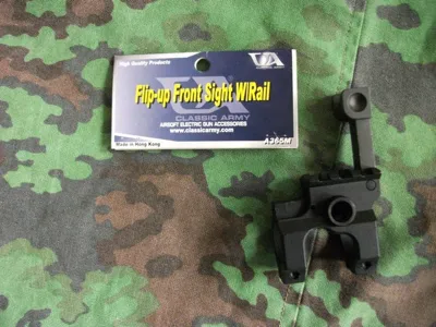 Flip Up Front Sight Tacca Di Mira Anteriore M4-M16 con Innesto Cinghia By C.a - Classic Army