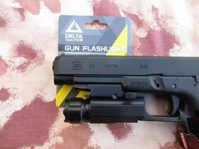 Gun Flashlight 220 Lumen LED Cree Xp-G R - Delta Tactics
