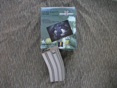 M4-M16 Kit 5 Caricatori Standard 120BBs - King Arms