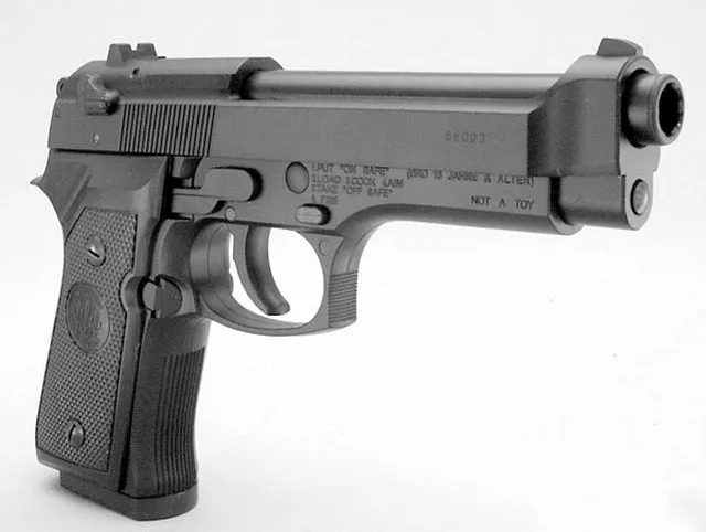 KWC M92 Type · Negro