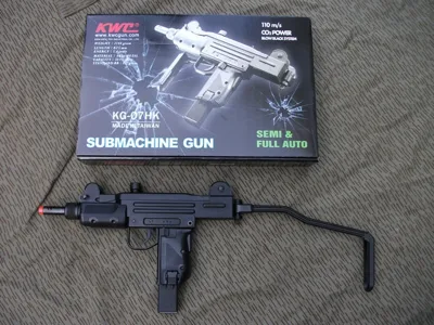 Mini Uzi Type M7 Submachine Gun Full Metal Open CO2 - KWC