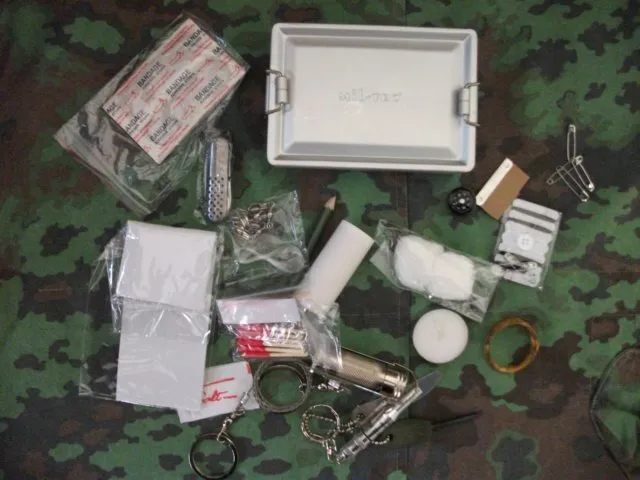 Mil-Tec Survival Kit
