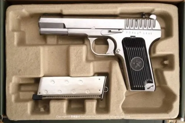 WE Airsoft Tokarev TT33 Full Metal · Plata