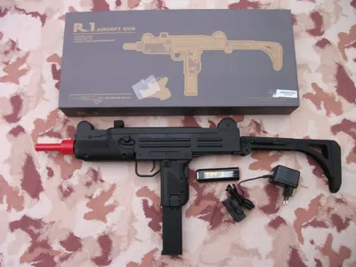 Uzi Sub Machine Gun - Well