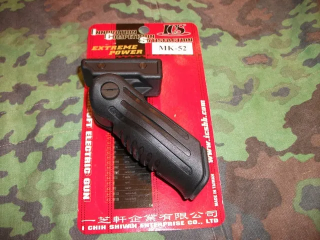 ICS (Taiwan) Vertical Grip Pieghevole