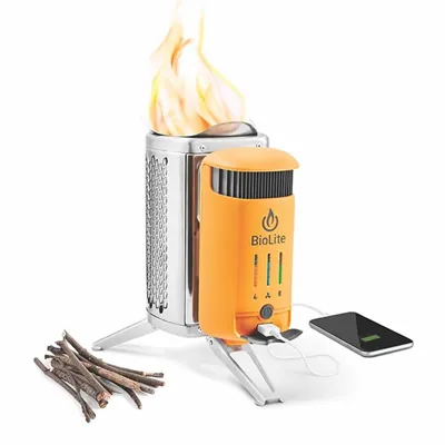 CampStove 2+ Stromerzeugender Holz Camping Kocher Mit Powerbank Inkl. 100 Lumen FlexLight Und Zubehör - BioLite