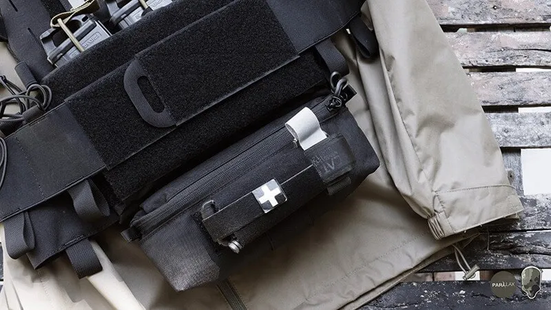Lightweight Mini Drop Pouch · Negro