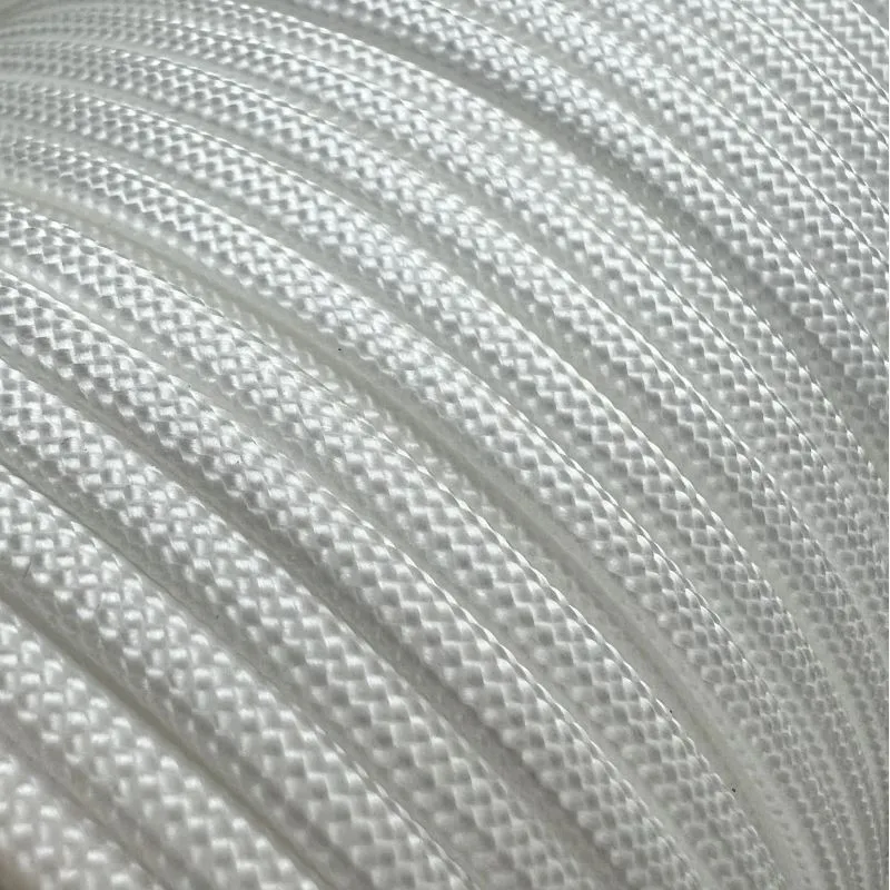 Paracord Type III 550 30m · Blanco