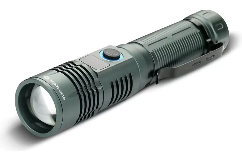 EverActive FL-700R Spotter LED-Taschenlampe