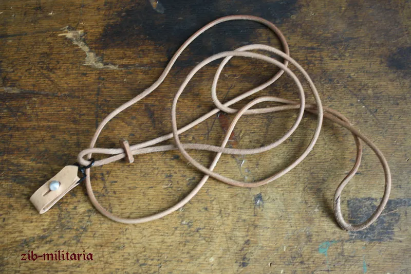 P08 Leather Sling