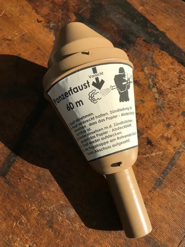 WH Panzerfaust 60 Head, RPG Head Model, Egg Shell · Grey yellow