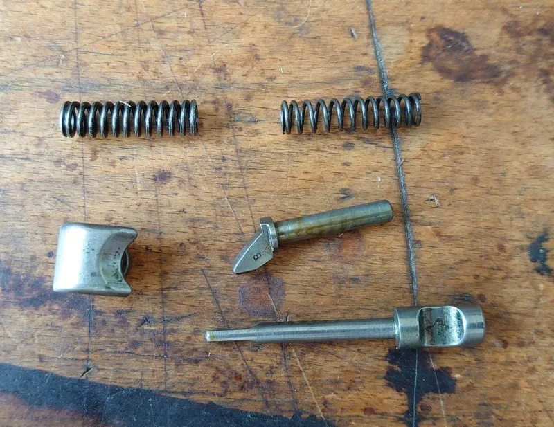 MG Bren Bolt Small Parts, Rounded