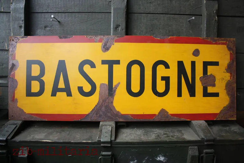 Straßenschild Bastogne 1944