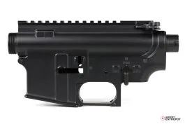 Corps M4 CNC · Negro