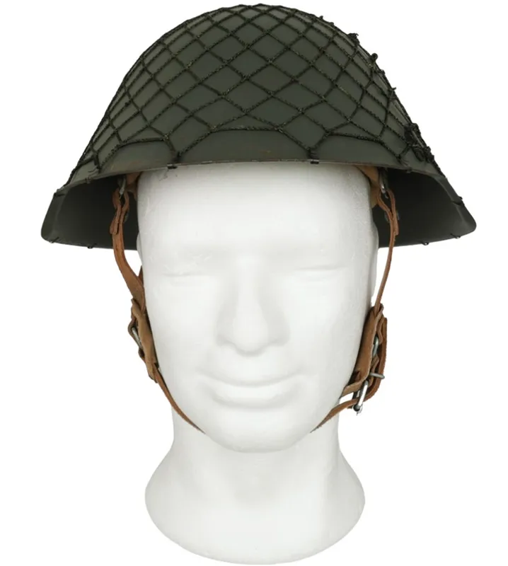 Helm Mit Tarnnetz, Gebraucht