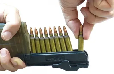 StripLULa Schnelader Für Steyr AUG 556 - Maglula