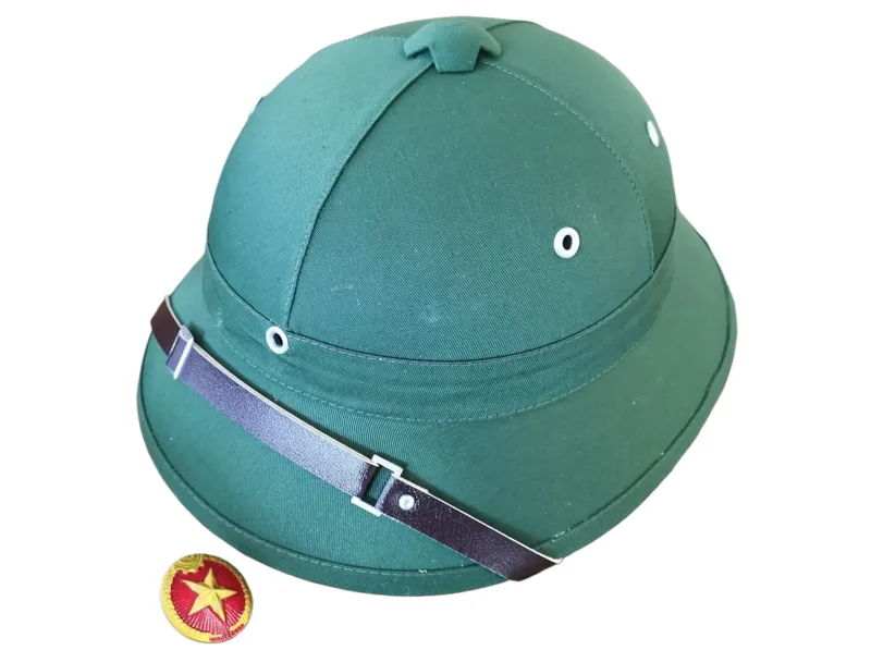 Tropenhelm, Vietcong Mit Abzeichen
