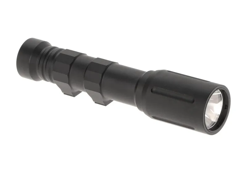 Wadsn ML OKW Tactical Light · Tan / FDE