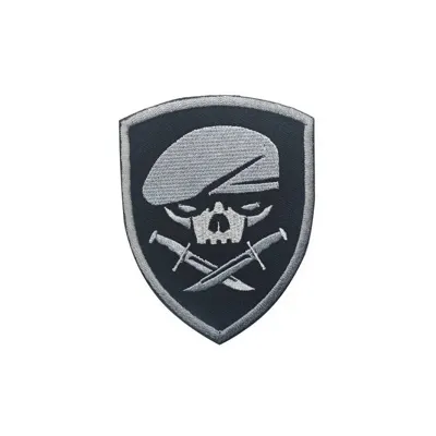 Bordado Velcro F88 Calavera Boina Cuchillos