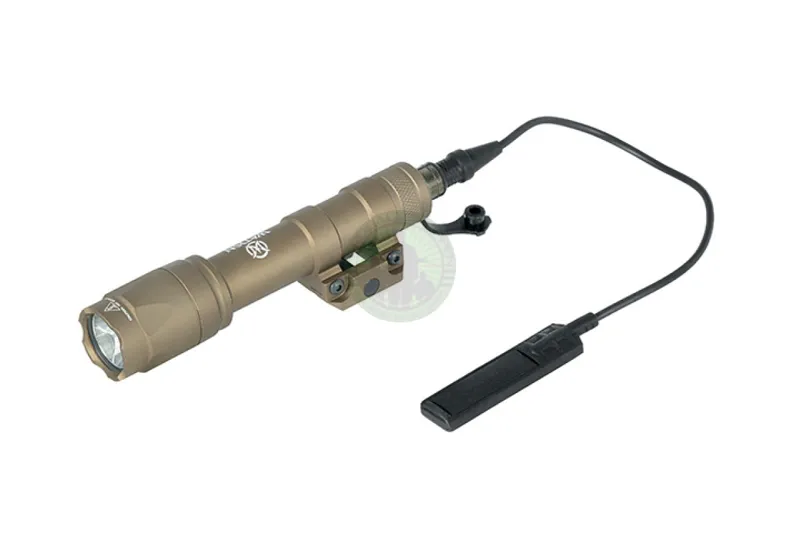 Tactical Flashlight V600 · Tan / FDE