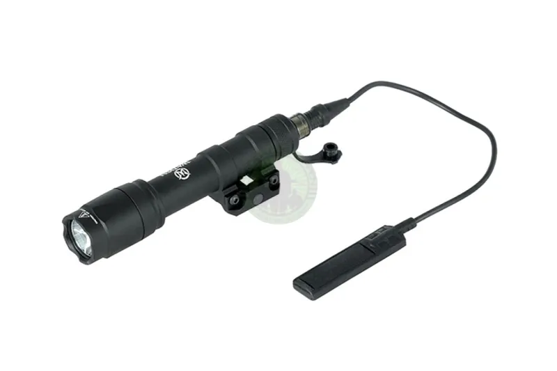 Tactical Flashlight V600 · Negro