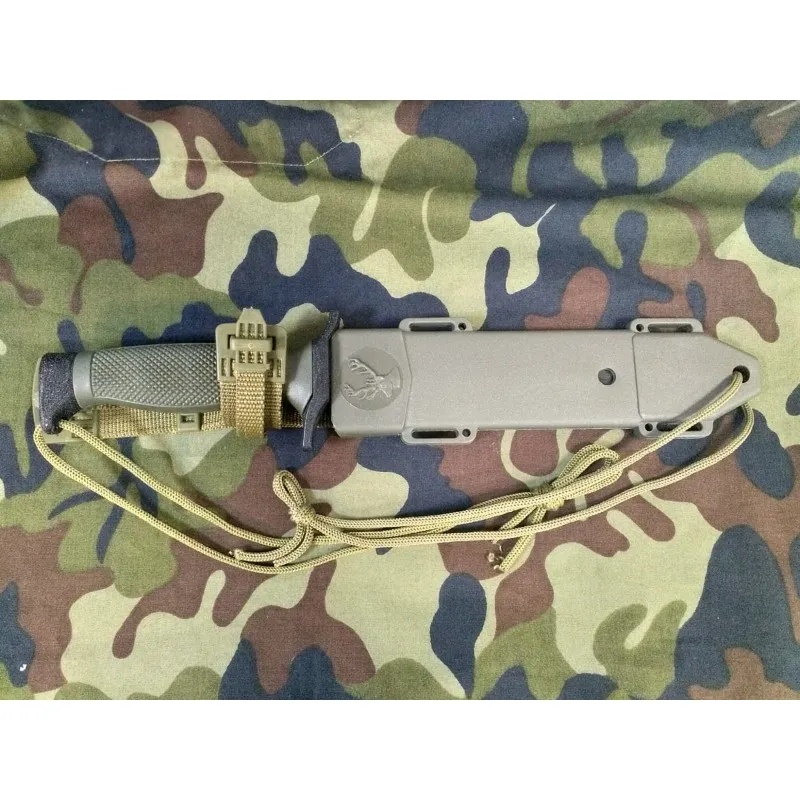 Cutit Cu Teaca Model Rambo