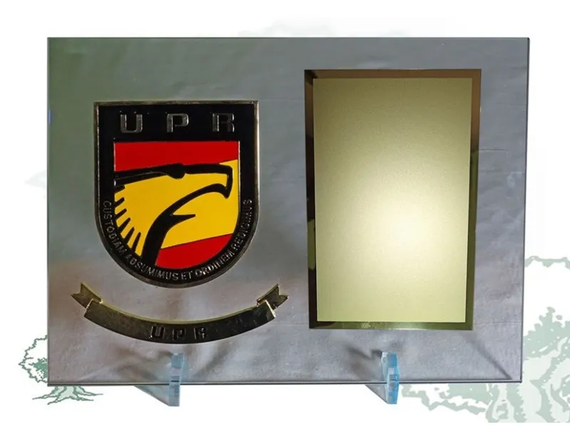 Placa UPR Policía Nacional