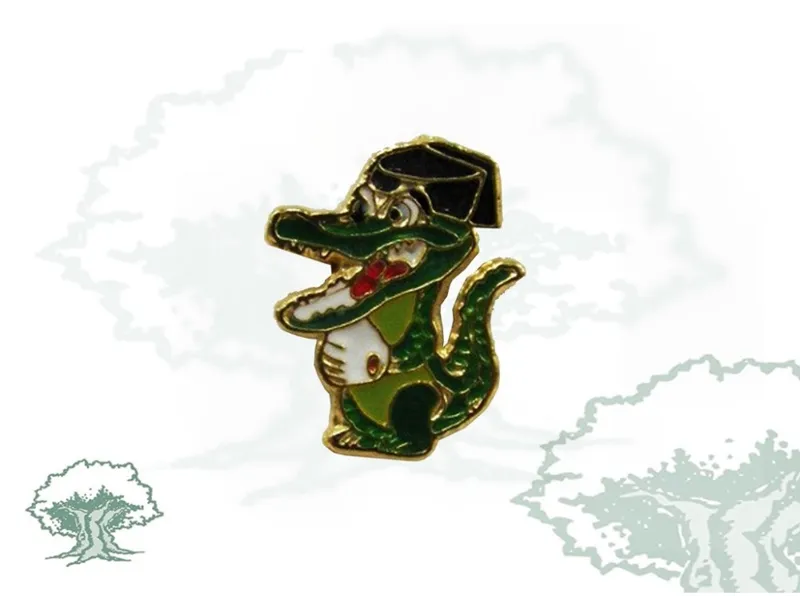 Pin Caimán con Tricornio