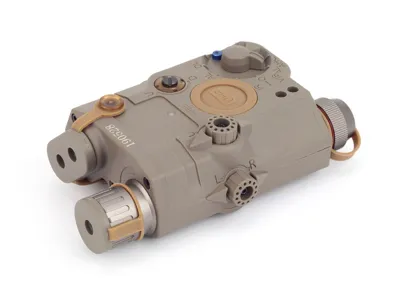 PEQ-15/LA-5C UHP LED Svítilna a Červený / IR Laser (RIS) - Element
