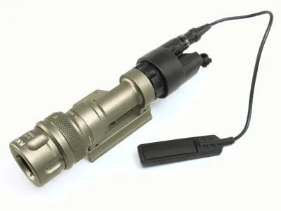 Taktická Svítilna M952V LED S RIS Montáží Na Zbraň - de (Písková) - Target One
