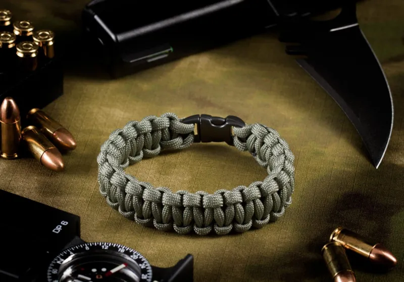 Invader Gear Paracord Bracelet Compact · Gris